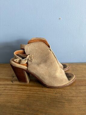 Frye Tan Suede Open-Toe Slingback Block Heel Sandals size 7.5